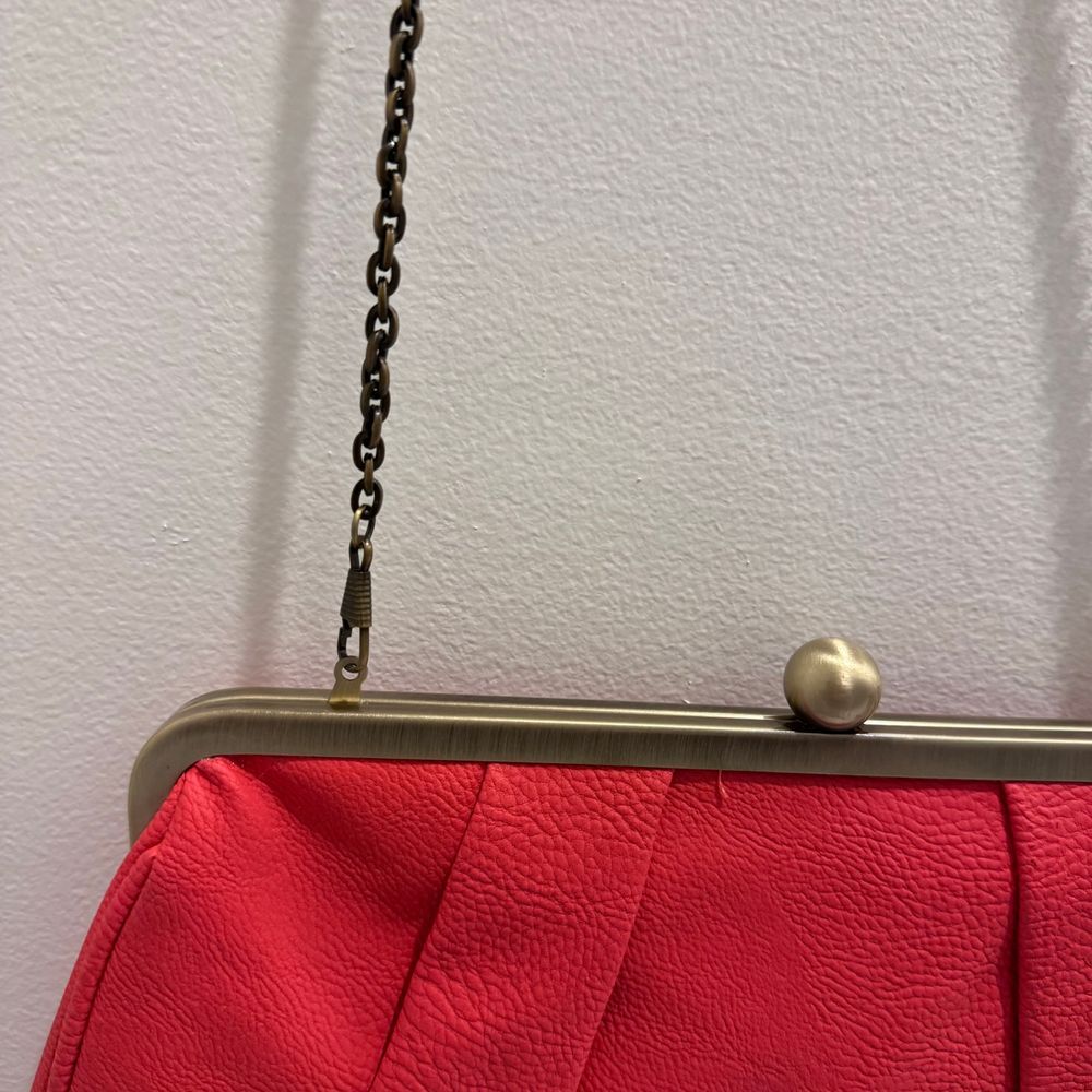 Vintage Red Tatyana Clutch Purse Bronze Chain Strap‎ Kiss Clasp Cheetah Interior - Picture 3 of 6